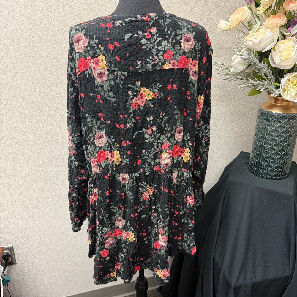 Torrid Floral Button Tunic 3 | Black Crinkle Boho Top Fall Winter Plus Blouse - Picture 3 of 8